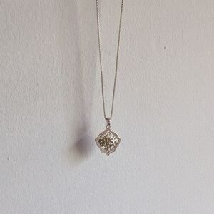 Kendra Scott Pendant Necklace